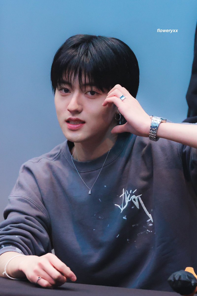 4rHaruto's tweet photo. Pentingnya ngaca sebelum ngomentarin visual orang🥹 https://t.co/3iUwvcAQJ7