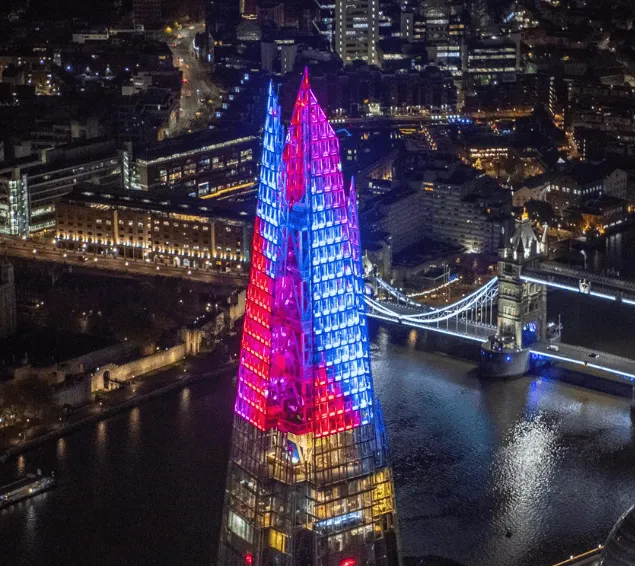 A melting snowman will be one of three lighting designs on the top 20 storeys of the Shard this Christmas starting at 5.30pm on Tuesday 28 November. Look out for it! bermondseystreet.london/melting-snowma…