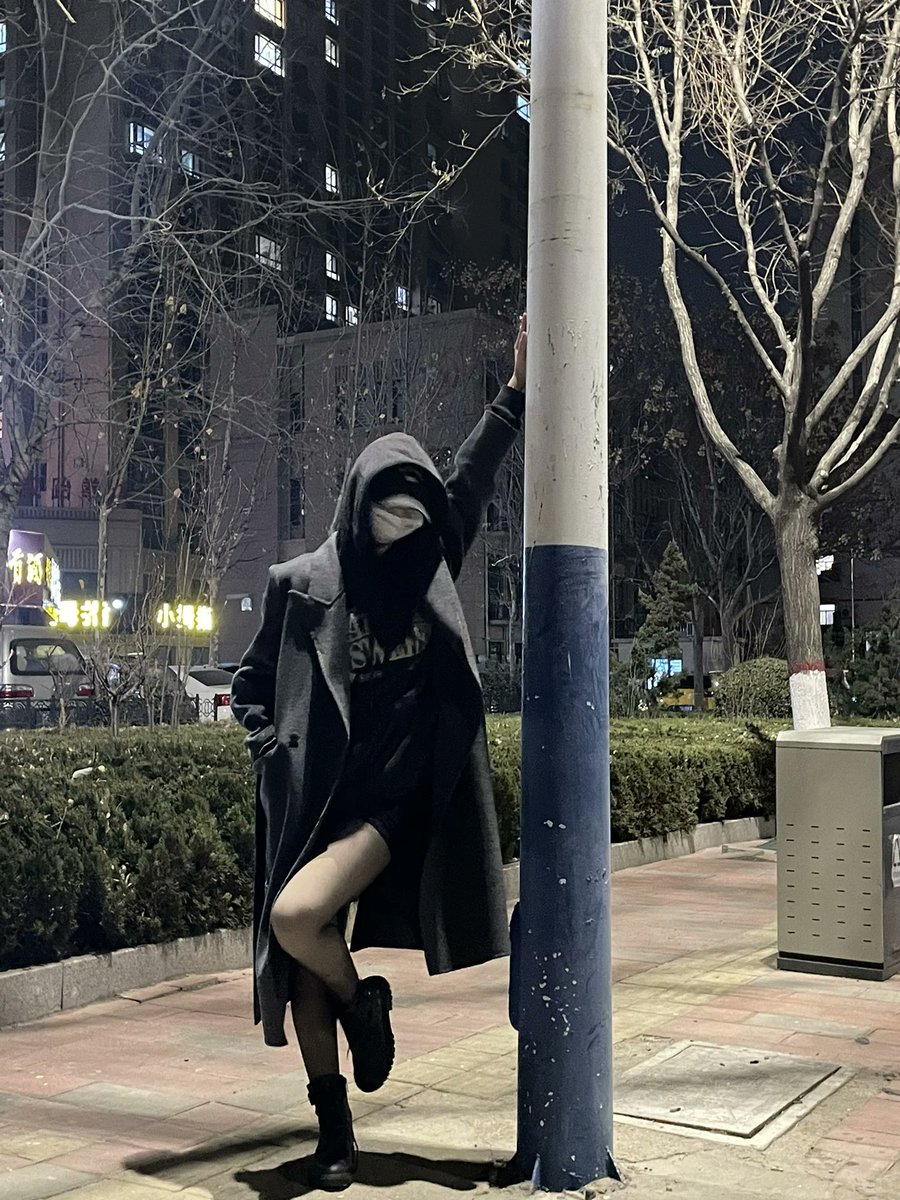 Lyta_Natasya's tweet photo. Sometimes accompanied sometimes alone， stay awesome all the time。 https://t.co/d0XqneBBZO