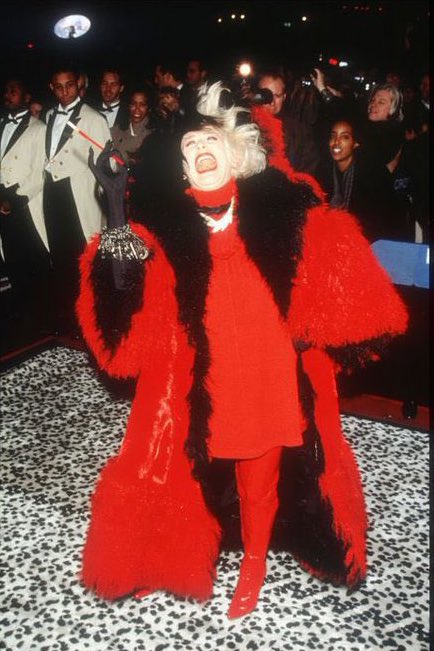 27 years ago, glenn close showed up at the 101 dalmatians premiere as cruella de vil, legend.