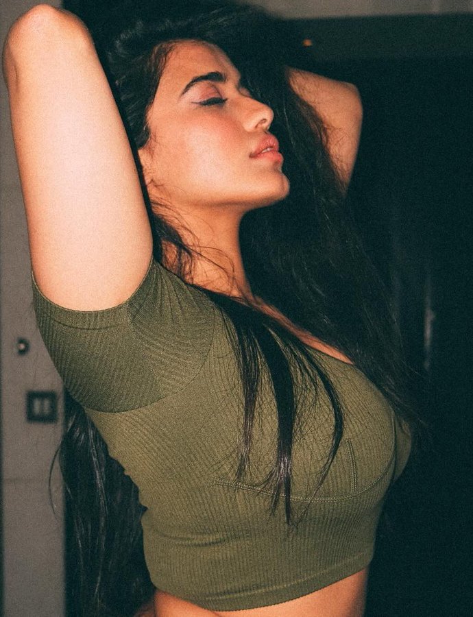 F_8Qxk7WAAARITM?format=jpg&name=900x900