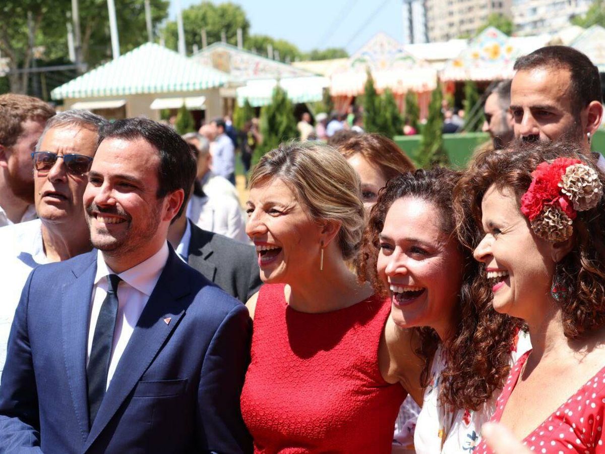 Vidushi_ii's tweet photo. A @chemamolinaa se le olvida el acto de Valencia donde dejan fuera a Podemos,el vergonzoso pacto en Andalucía entre IU y errejonistas,supervisado por Yolanda,el apoyo explícito de esta a Baldoví y Ribó,y dejar caer a Évole que votaría a Más Madrid en las autonómicas. 
Sigo 👇 https://t.co/kXtVVAMMyE