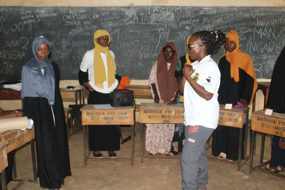 Thehijabimento1's tweet photo. Breaking barriers and building bridges! From challenging norms to fostering community dialogue, THMP is on a mission for transformative change. Here's to creating safe havens for every girl and young woman! 💪💖  #SHOPinAction #SHOPTogether #SHOPinKwale #SHOPproject https://t.co/vR7HYv0nr8
