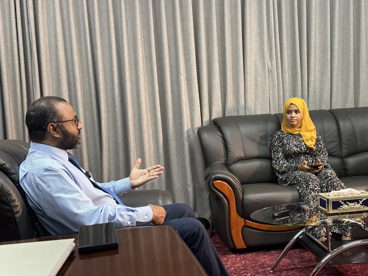 Mohamedshaheem1's tweet photo. ރައީސް ޑރ. މުއިއްޒު @MMuizzu ގެ މެނިފެސްޓޯގައި ހުރި އިސްލާމީ ކަންކަމާ ބެހޭ ވައުދުތައް ތަންފީޒުކުރުމަށް މިނިސްޓްރީ އިން ކުރަމުންދާ ކަންކަމާ ގުޅޭ ގޮތުން މިހާރު   ނޫހުން  @Mihaarunews އިންޓަރވިއު ކުރެއްވީތީވެ ނޫހަށް ޝުކުރު ދަންނަވަން. https://t.co/t6DQ2Rj9MU