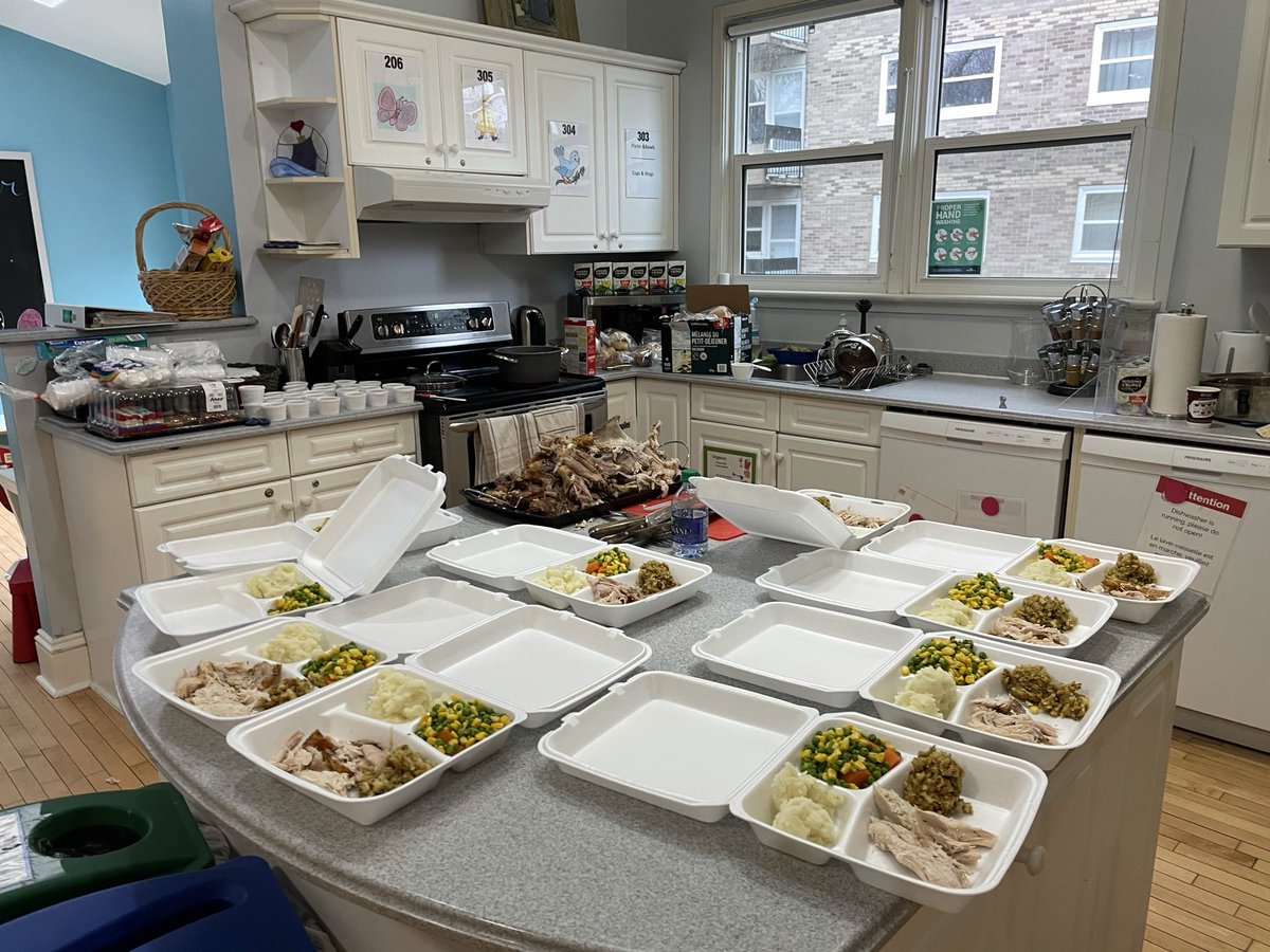 smilinghill77's tweet photo. @halifaxsig Pre covid it was family style/buffet, now individual meals https://t.co/6i3Wyv0IPH