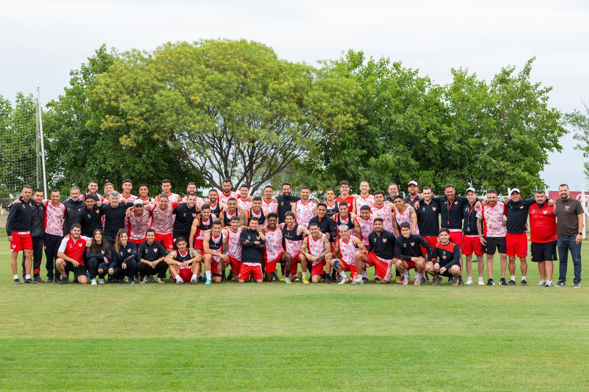 InstitutoACC's tweet photo. ¡Gracias Instituto querido! ❤️🥹

Por un 2024 glorioso 💪🏻

#JuntosSomosMásFuertes 🇦🇹
#VamosInstituto 🔴⚪🔴 https://t.co/DyxTgTKE0I