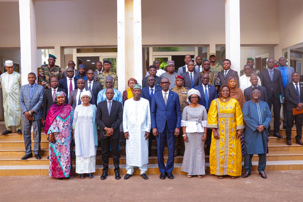 DISCOURS DE SON EXCELLENCE MONSIEUR ABDOULAYE DIOP, MINISTRE DES AFFAIRES ETRANGERES ET DE LA COOPERATION INTERNATIONALE, A LA CEREMONIE D’OUVERTURE DE LA REUNION DES EXPERTS, LE 27 NOVEMBRE 2023, EN PRELUDE A LA REUNION DES MINISTRES DES AFFAIRES ETRANGERES DE L’ALLIANCE DES