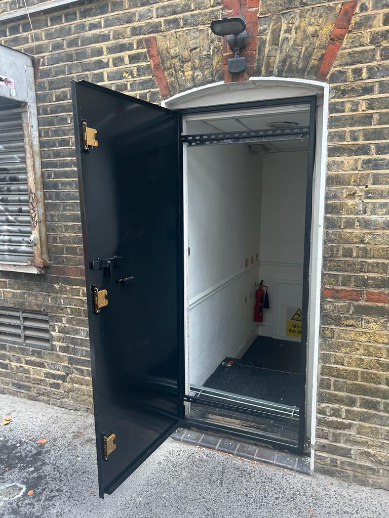 "Ever misplaced your keys? 😅 We've got you covered! 24/7 locksmiths for home, business, or office.Give us a call at  07716 746 968. Fast response, friendly service, and top-notch security! 🚪🔑 #LocksmithHeroes #KeyRescue #thelockfather #security #enforcement #proffesional #lock