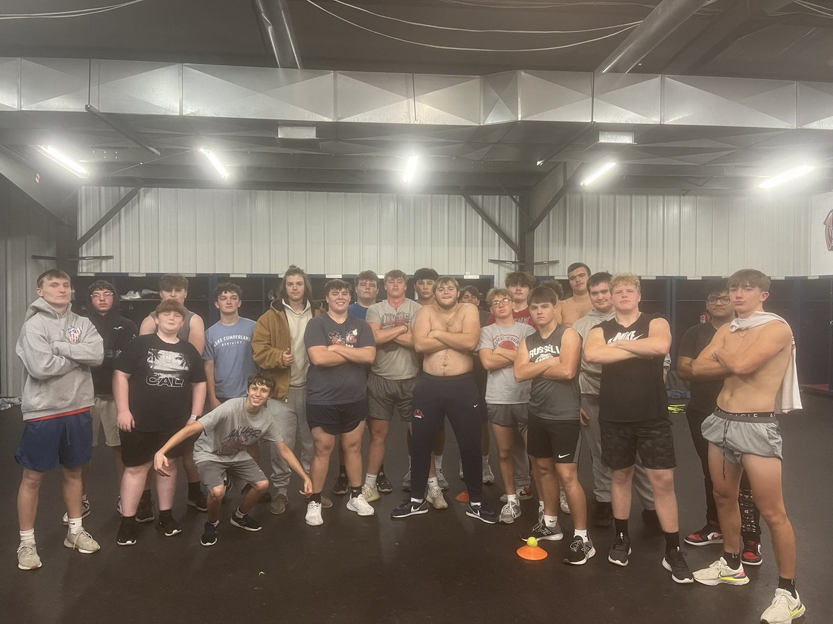 RC_MightyLakers's tweet photo. 🏈🔥 Shoutout to our RCHS football team for showing up bright and early this morning to hit the weights! 💪🏼 We are proud of the dedication and hard work these student athletes put in day in and day out. They're grinding to level up their game for the upcoming season! #Dedication https://t.co/OLfbvKjtOt