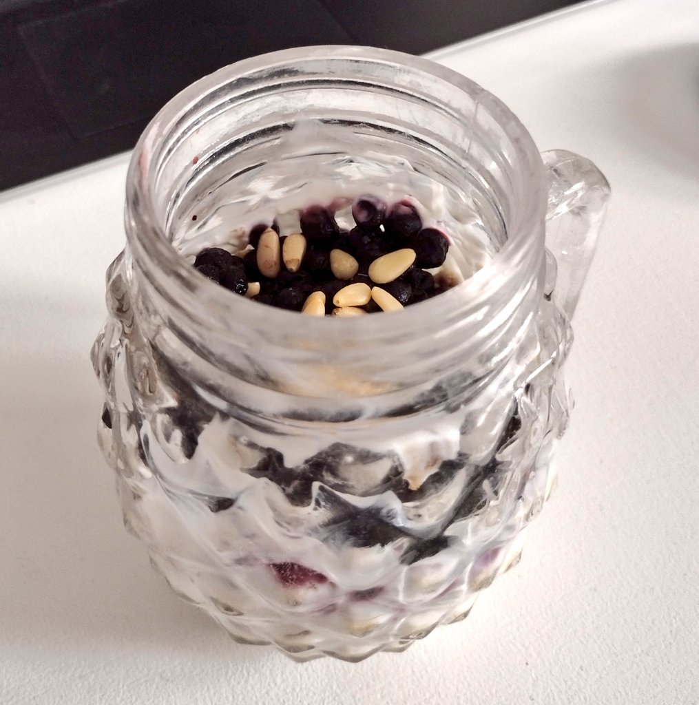 tsukinimuragumo's tweet image. #fitlistopad
Kilka posiłków z ostatniego tygodnia (niskie IG):
1) paella z krewetkami i chorizo
2) sałatka z fetą, rukolą, pomidorami, orzechami i kiełkami
3) jogurt z otrębami, jagodami i orzechami pini
4) makaron z brokułami, pomidorami suszonymi, tuńczykiem o sosem serowym