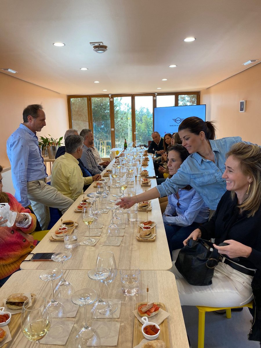 La Pinada Lab tweet media