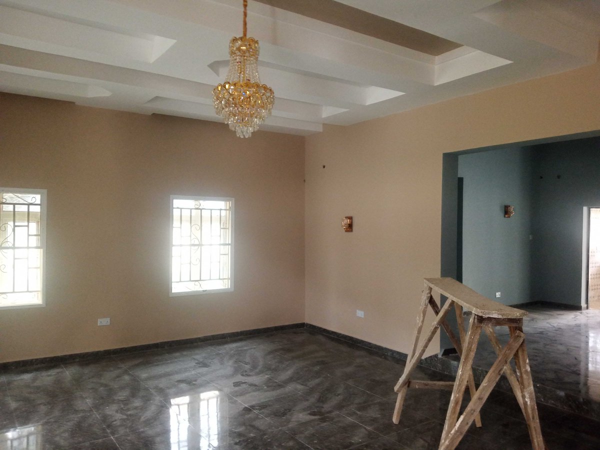 TrackaNG's tweet photo. In May 2023, N45.9m was paid to Terrazzo General Services Limited for the Remodeling of 2nos Donated Quarters in FMC Jalingo, Taraba. We tracked and report that this project is ongoing.

The quarters consist of 2 blocks of 4 bedrooms each. The roofing, P.O.P works, painting, electrical installations, etc have been completed. We will keep tracking to ensure service delivery.