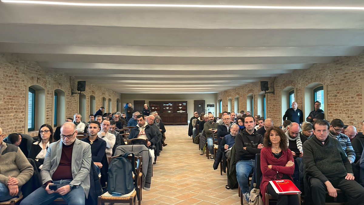 Oggi a #CertosadiPavia CG delle 4 strutture Filca della Macro Area #Lombardia Ovest, con Angelo Ribelli, segretario nazionale Filca e reggente della Filca Lombardia, e Fabio Nava, segretario Cisl Lombardia. Si è parlato di manovra, partecipazione, azione Cisl, settori Filca.