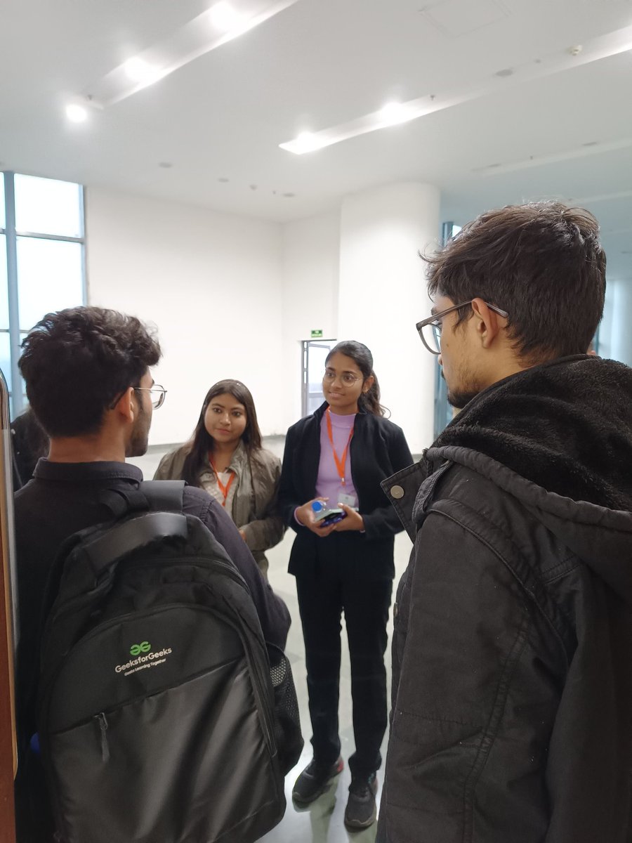 Dev_anshika98's tweet photo. Immersed in the  absorbing talks, connecting with speakers @swastika0015 @shreyacasmalert @shrutipanjwani_ @Dishantsethi14 @imRRaj_Official, and giving back through volunteering! 🌐🎤 #FOSSConf'23 #OpenSource 
#Volunteer https://t.co/5VrfWGXsNY
