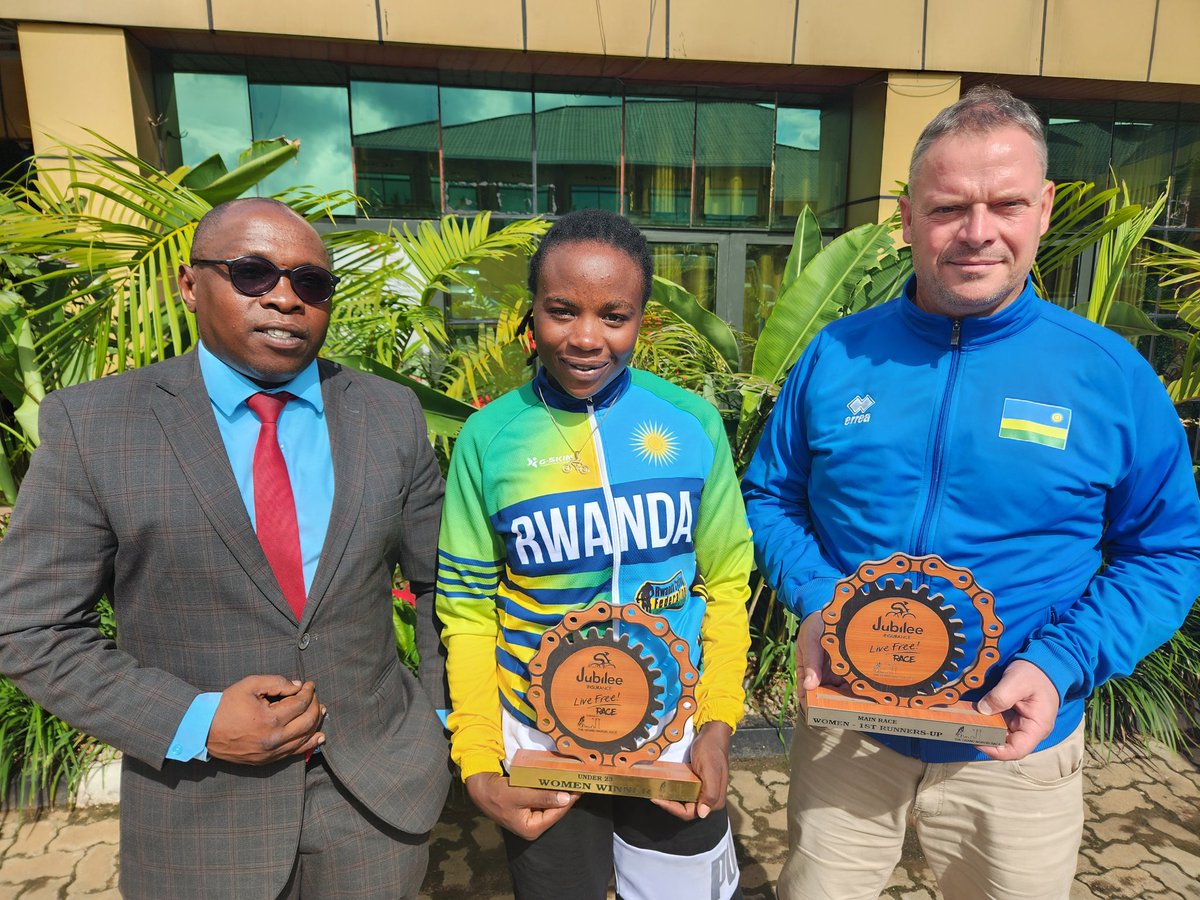 cyclingrwanda's tweet photo. Ingabire Diane is back home from #Kenya with two trophies; π₯in Women U23 and π₯in Women Elite of @GrandNbi_Race
#JubileeGNBRLiveFreeRace
#gnbr23 #Nairobi https://t.co/fOydoFrTet
