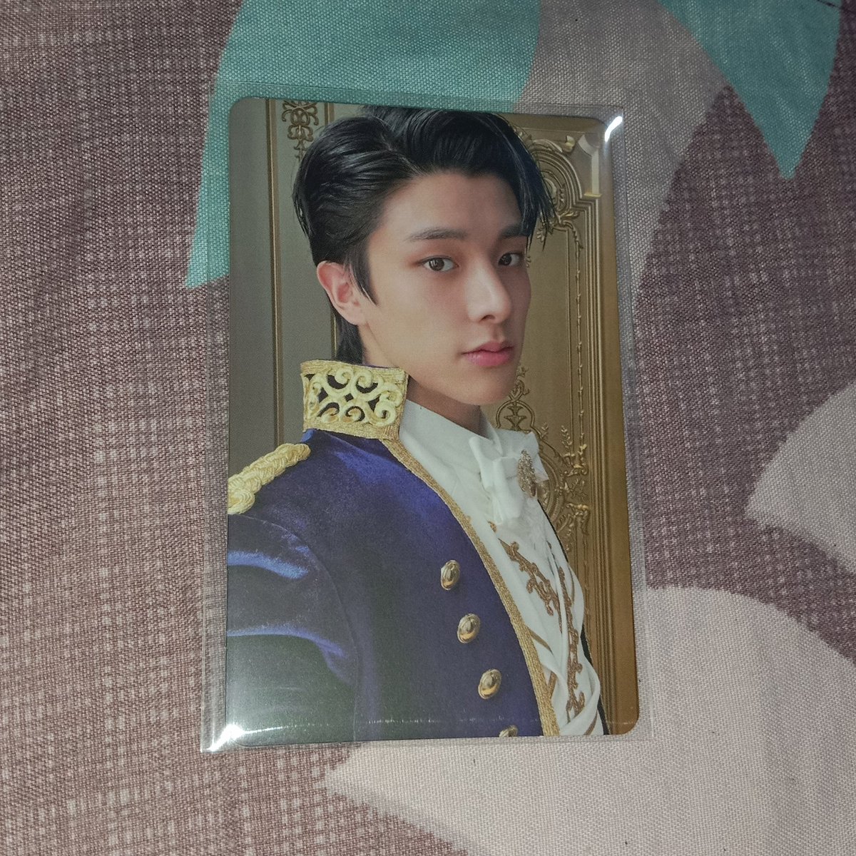 cesksncartz_'s tweet photo. ✧⁠*⁠。wts lfb ph | #cesitems

✧⁠*⁠。 jake prince , sunghoon heart &amp; sunghoon holo 

✧⁠*⁠。onhand, mint condi
✧⁠*⁠。price on alt
✧⁠*⁠。mop: gcash 
✧⁠*⁠。mod: jnt &amp; lalamove
✧⁠*⁠。no cancellation of order

✧⁠*⁠。reply or dm to mine ! https://t.co/FJtymh5zJO