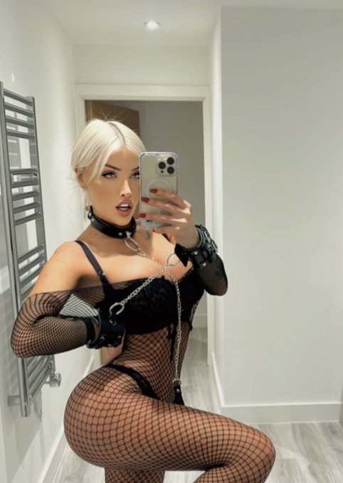 😜😈😜😈😜 trying my new cuffs and choker https://t.co/2sdnsvpFID<a href="/tag/newprofilepic"class="tags"><span>#newprofilepic</span></a>