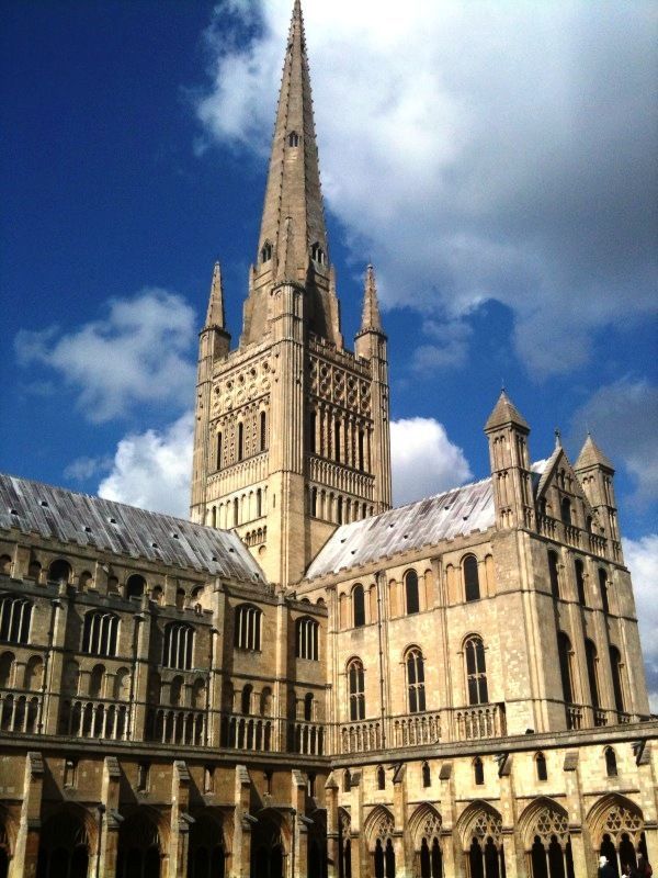 AntiquityJ's tweet photo. Planning your Christmas shopping? Why not do it in historic and beautiful Norwich, where this year's @AntiquityTAG just so happens to be taking place at the @uniofeastanglia!

Get your tickets now https://t.co/HezDcoB6iL https://t.co/CrSRnjZnhv