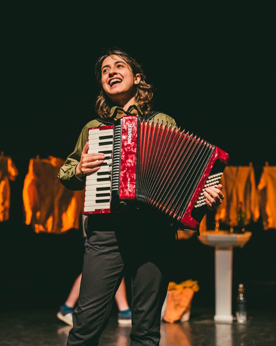 ACTOR-MUSO SEEKING REP!

In an audition recently, a director asked me why I’m not represented - because they were so impressed with my musical skills. 

So here  is another shot at this. Please retweet!

Highly skilled multi instrumentalist and singer.

spotlight.com/1614-5618-1118