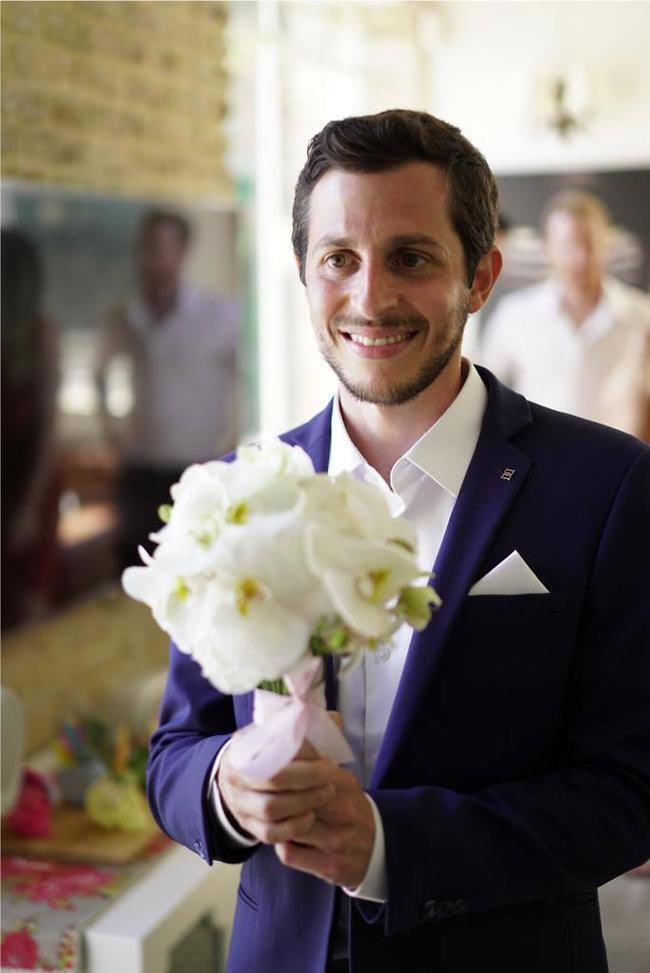 لمن يسأل عن "جلعاد شاليط" ماذا فعل وأين هو من بعد تسليمه؛ بعد 3 شهور من الإفراج عنه ترك الخدمة العسكرية بالجيش الإسرائيلي وعمل لفترة قصيرة ككاتب في المجال الرياضي بصحيفة يديعوت أحرونوت الإسرائيلية.

بعد الإفراج عنه بدقائق قال في مقابلة مع التلفزيون المصري: "سوف أسعد كثيرا إذا تم