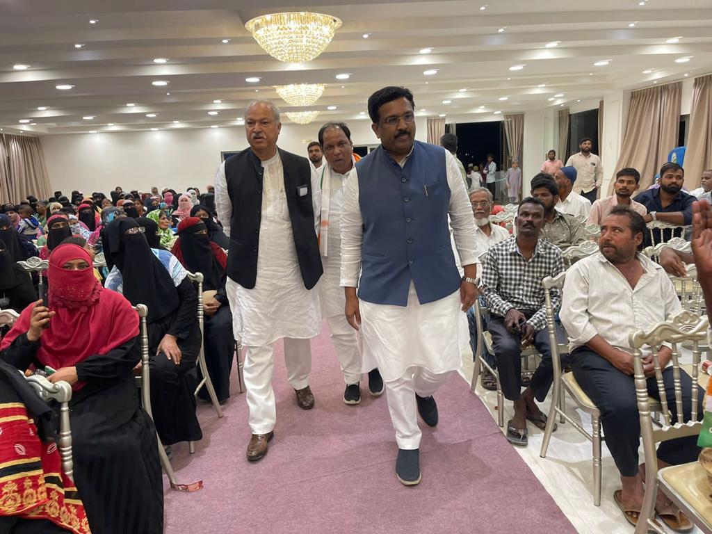 NasirHussainINC's tweet photo. Dr Naseer Hussain M P & Dr Shakeel Ahmed Khan CLP Bihar Campaigned for G Madhusudan Reddy in Devar Kadra !
#devarkadra_assembly #devarkadra #nasirhussain #nasirhussain #DrSyedNaseerHussain #TelanganaAssemblyElections2023 #Telanganaelection2023 #TelanganaPolitics https://t.co/ARBAdezNj8