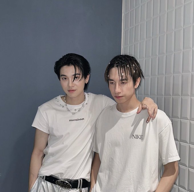 ongsa_oo's tweet photo. 一 𝐛𝐫𝐨𝐭𝐡𝐞𝐫 𝐨𝐫 𝐛𝐨𝐲𝐟𝐫𝐢𝐞𝐧𝐝💗
#พร้อมหยิ่น #promyin https://t.co/Wo0GL2UIyx