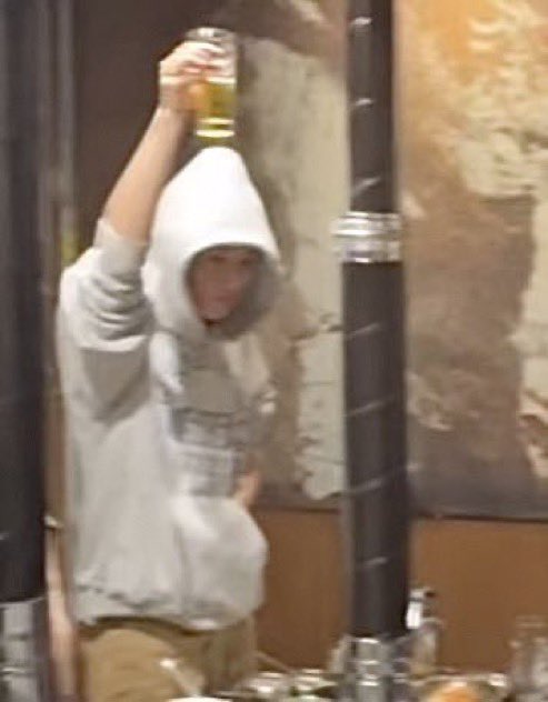 มันผิดที่ฉันยอมมมมมมมมยกใจ ให้เทอไปปปปปปปปปป