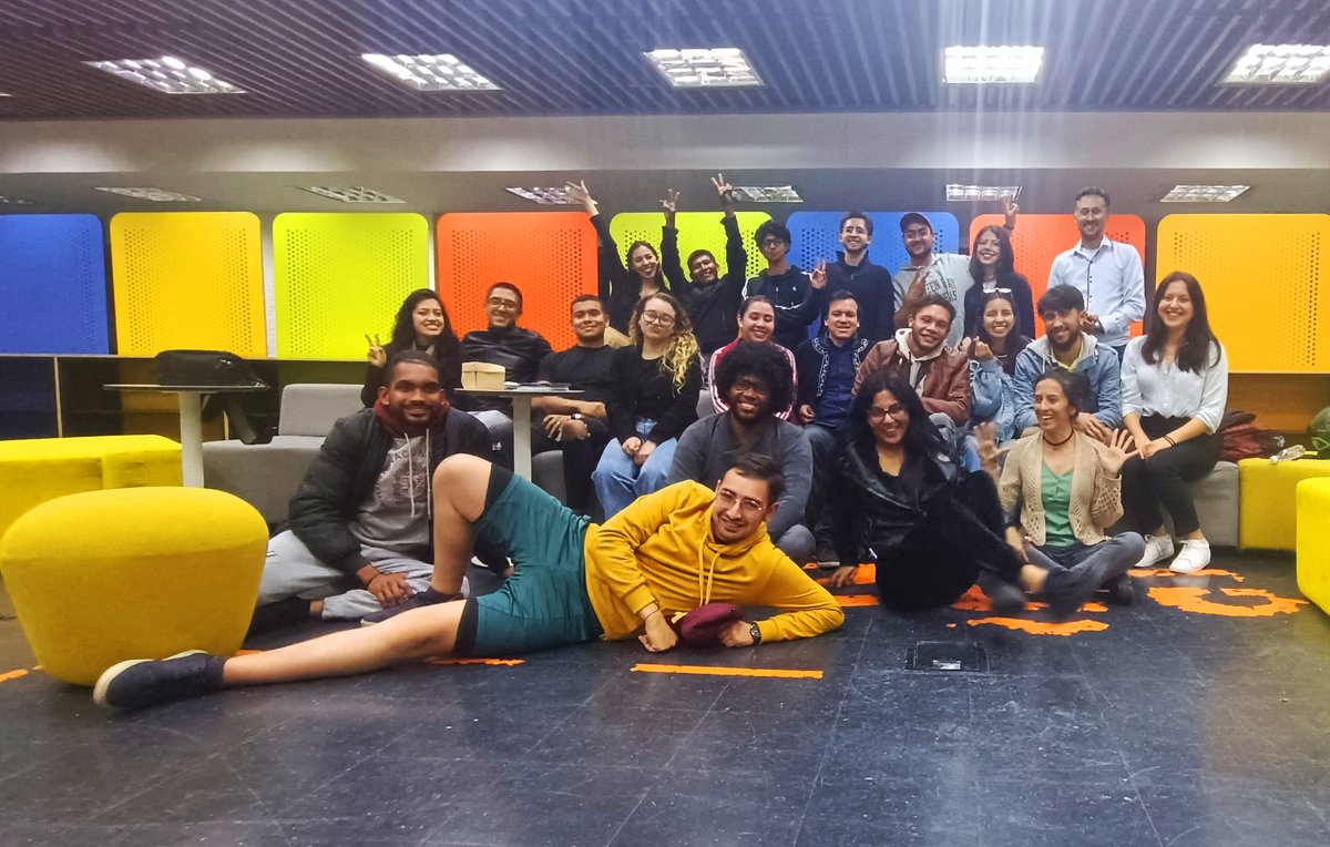 LabPazUNAL's tweet image. 🎓✨ ¡Cierre destacado en el Laboratorio de Innovación para la Paz!
 🚀🌿 Culminó el curso &quot;Ecosistema de Innovación y Emprendimiento&quot; donde nuestros estudiantes de la @BogotaUNAL  están transformando el futuro convirtiendo sus ideas de negocio en innovación.