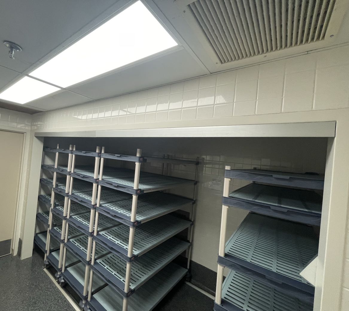 qwikTRAK was a perfect solution for optimizing this little nook of space for an OR supply area. 😀

#Helathcare #Hospitals #Hospitalsupplies #supplystorage #OR