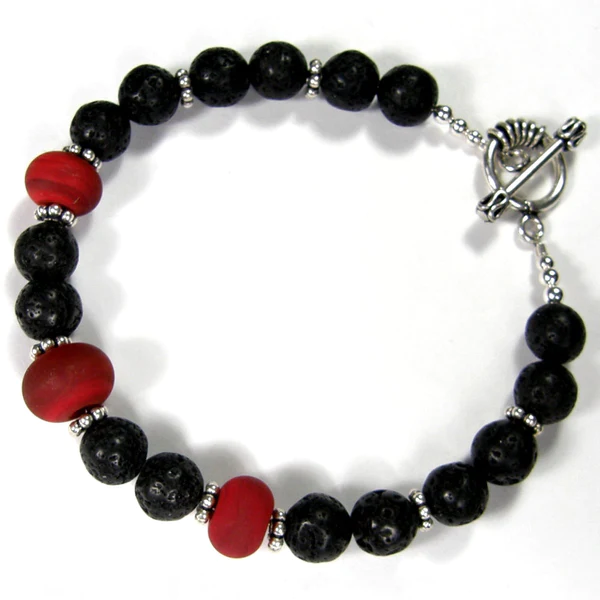 PamelaBaker67's tweet photo. https://t.co/B865xEvtQ3 @Covergirlbeads #CCMTT #LampworkBracelet #DiffuserBracelet https://t.co/gxP44SWkny