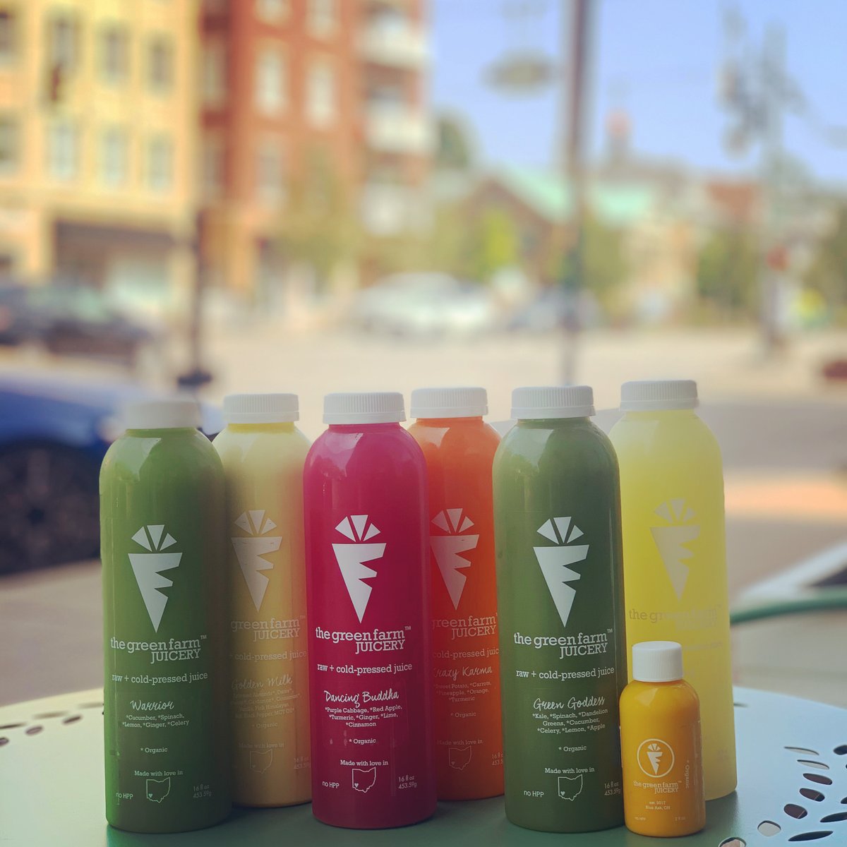 It's time to start fresh! 💪 

Let's detox after all the holiday indulgences 🥂 A juice cleanse never sounded so good!
  
greenfarmjuicery.com/locations