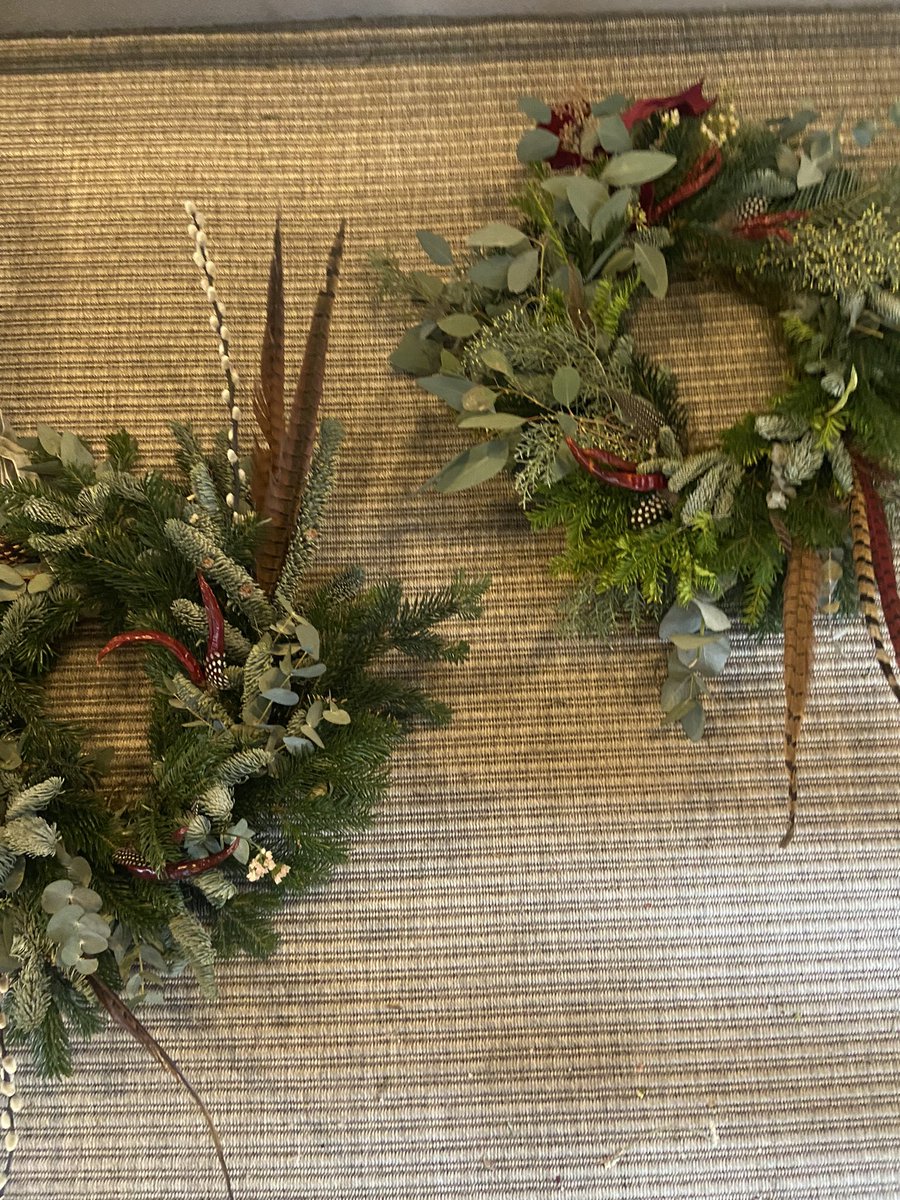 Countrypages's tweet photo. Wreath making classes at The Elms 🌿 makes my heart sing to share a bit of festive creativity each Christmas ❤️#countrywildchristmas #worcestershirehour @ElmsHotelandSpa https://t.co/ejBFBlZqq0