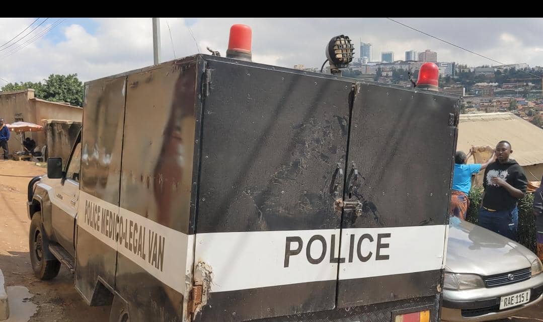 BTN_Rwanda's tweet photo. #BTNAmakuru

AMakuru tugikurikirana ni uko mu murenge wa @SectorGisozi @Gasabo_District @CityofKigali umugabo akubise ku Gikuta umwana we ahita apfa.
@RIB_Rw @Rwandapolice
#IRADUKUNDAJeremie https://t.co/LIf587278X