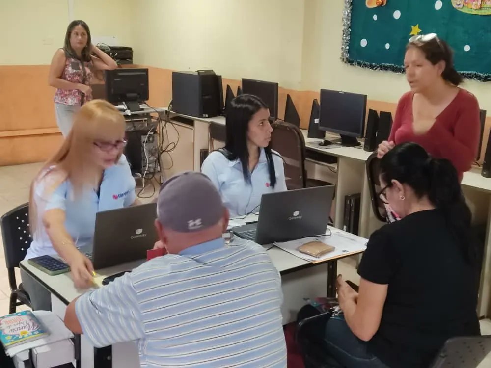 FUNDABIT Barinas en conjunto con el Consejo Comunal Don Samuel y CORPOELEC realizan jornada Borrón y Cuenta Nueva a la colectividad en el CPSET don Samuel