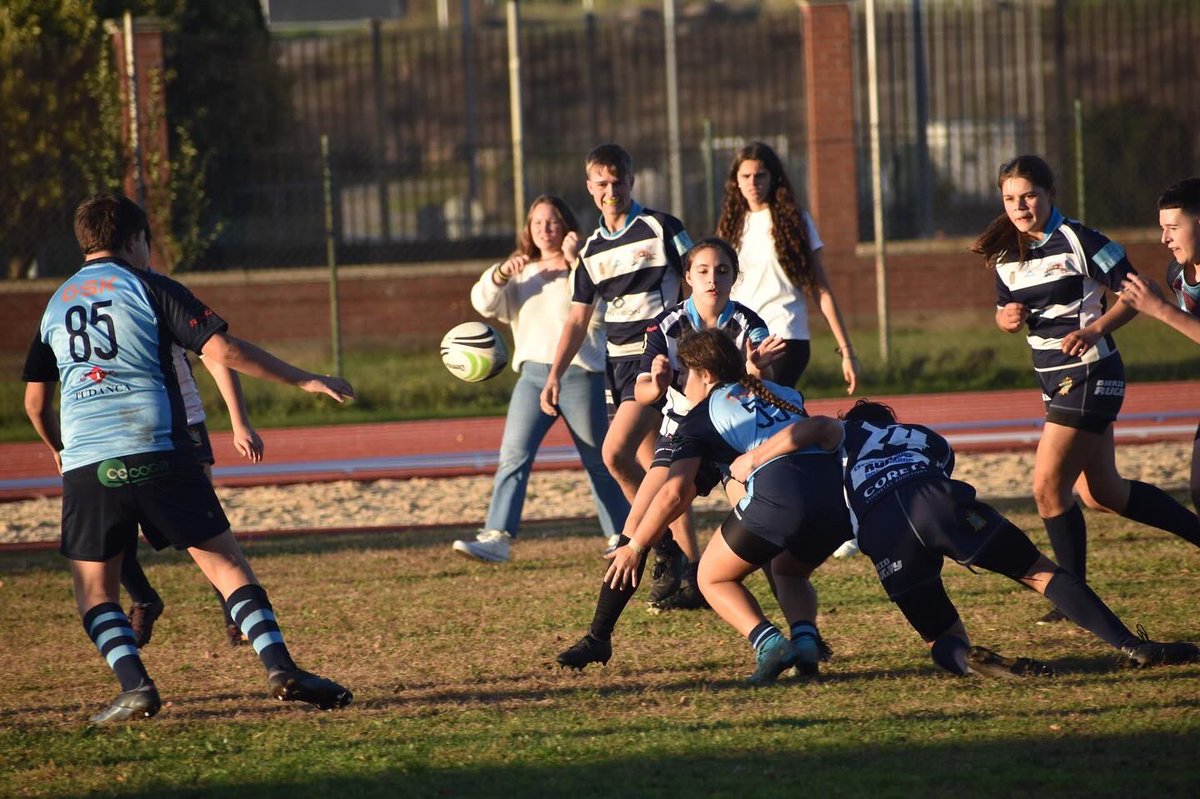 RugbyBierzo's tweet photo. Crónica @RugbyBierzo @tuvisionbierzo_ sub16 contra @rugby_aranda Sub16
El sábado 18 de noviembre nuestro equipo sub16 disputó la 6ª jornada de la #LigaASISA sub16 de la @FRCyL . El equipo jugaba 7 días después del anterior encuentro sin poder recuperar a la mayoría de los https://t.co/2L1ByPyXl6
