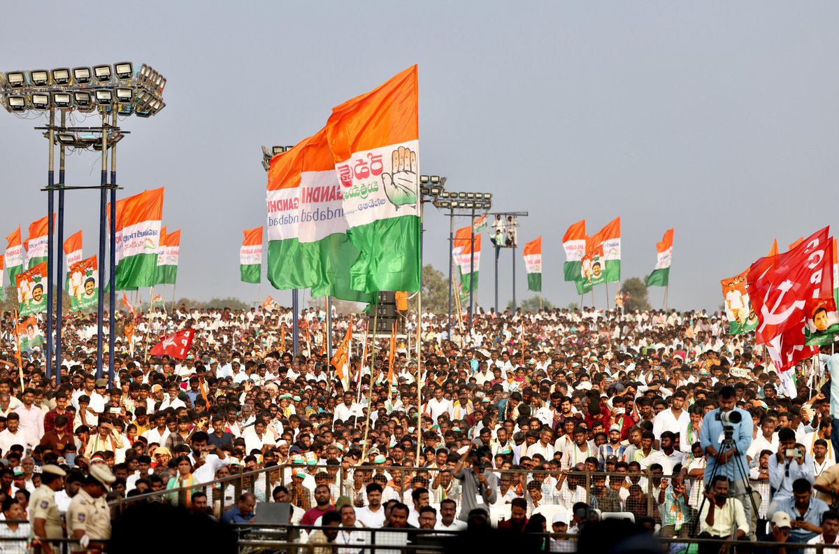 तेलंगाना में KCR सरकार ने जनता के स्वप्नों को तोड़ दिया है। ये महलों से सरकार चला रहे हैं। दलितों, आदिवासियों, बुनकरों, स्त्रियों और दुकानदारों के लिये इनके पास कुछ नहीं है। तेलंगाना के नौजवान की शहादत का खून इस जमीन में मिला हुआ है, लेकिन आज नौजवानों के लिये भी इस सरकार के पास…