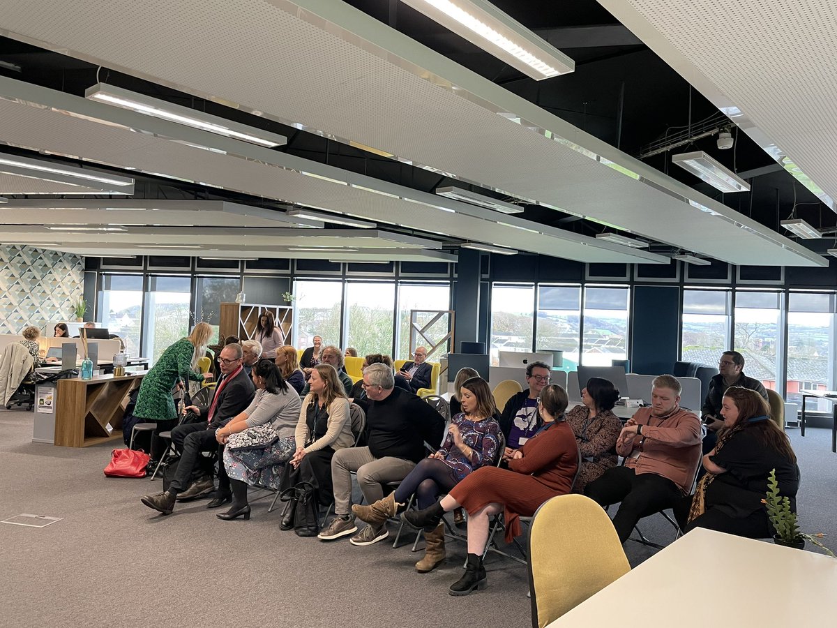 Llongyfarchiadau i Ysgol Busnes Caerfyrddin ar ennill y Wobr Rhagoriaeth Entrepreneuraidd yng ngwobrau Inspire y Brifysgol am arweinyddiaeth, gweledigaeth ac effaith ragorol wrth hyrwyddo cenhadaeth a blaenoriaethau’r brifysgol.
 
#Ymchwil
#Arloesedd
#CenhadaethDdinesig