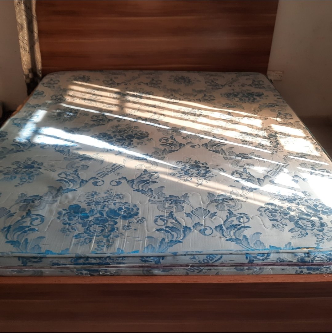 MARIASDECL75313's tweet photo. Item- semi orthopedic mattress 6×6 and frame
Condition- used
Price 200,000
Location - Abuja https://t.co/WM7Ayg4ZM7