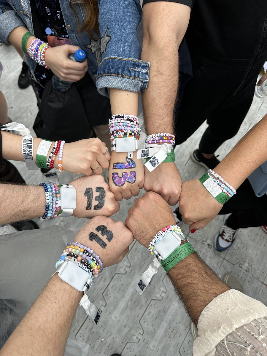 kadureindl's tweet image. #TheErasTour #TheErasTourSP @taylorswift13 foi incrível!