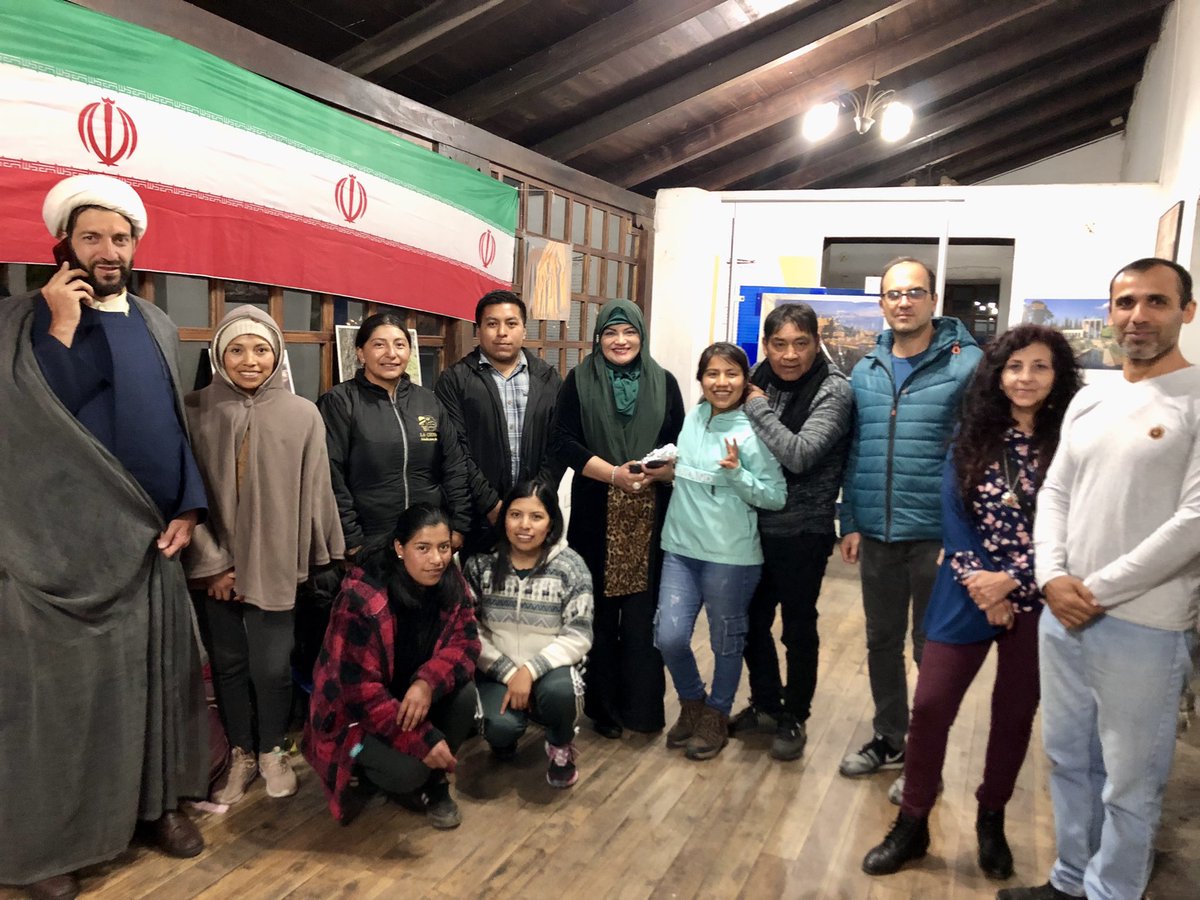 henry_campues's tweet photo. Continuamos con el 1er Festival Internacional de Cine  "Pueblos Unidos en la Diversidad".
En esta ocasión recibimos a la Embajada de la República Islámica de Irán 🇮🇷 https://t.co/cbmEYIC7KW