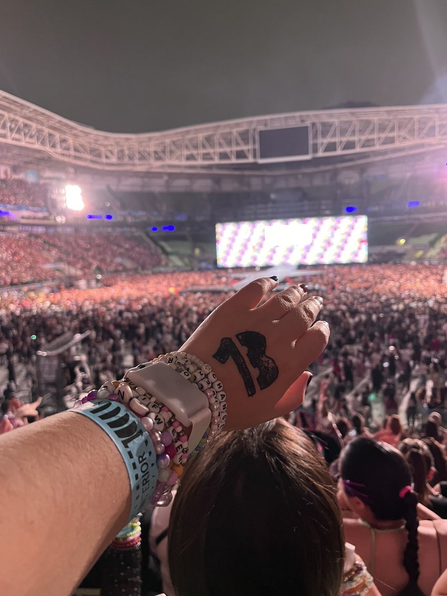 showgrlswift's tweet image. hold on to the memories they will hold on to you #SaoPauloTSTheErasTour