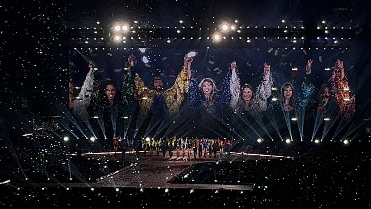 showgrlswift's tweet image. hold on to the memories they will hold on to you #SaoPauloTSTheErasTour