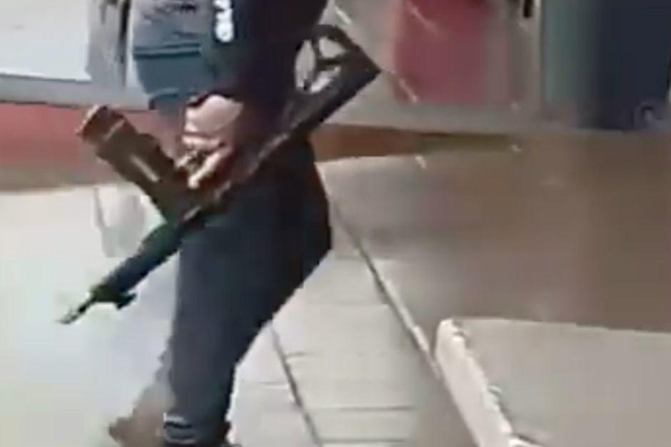 soy_502's tweet photo. 🚨¡VIDEO ESCALOFRIANTE! ⎪¿Eran narcos? Surgen detalles del comando armado visto en Chiquimula

https://t.co/nmloLCxxMS https://t.co/h2lMAv26cl