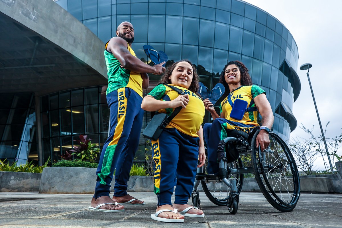 BraParalimpico's tweet photo. Comitê Paralímpico Brasileiro e Havaianas 🇧🇷🩴: a um ano dos jogos de 2024, marcas renovam parceria.

Saiba mais: https://t.co/dQIXHC9Nch https://t.co/2ZcNA5qHOv