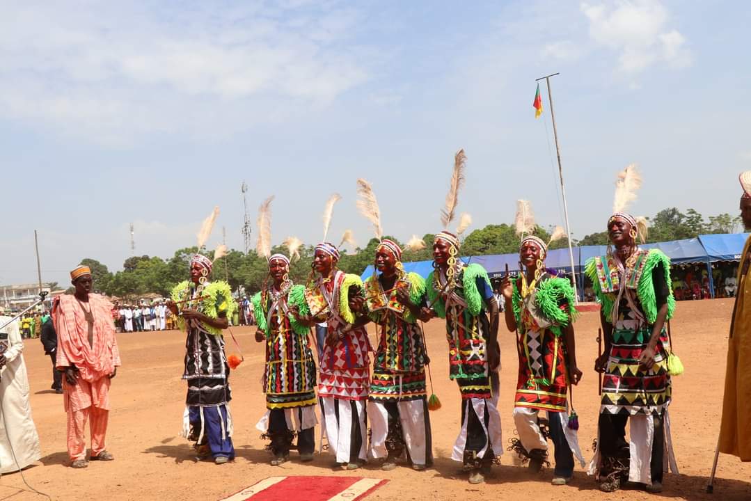 TheCameroonianZ's tweet photo. 6e Assemblée générale ordinaire de l’Association pour le développement social et culturel des Mbororos (#Mboscuda). 

📍Ngaoundéré #Cameroon https://t.co/CXBIHq398W