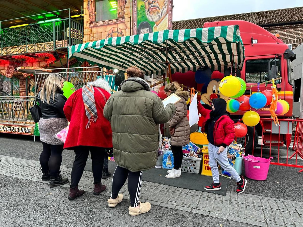 WendyAnnAger's tweet image. Reminder of ROAD CLOSURE &amp;amp; Parking suspension in #Coulsdon town centre for SAT 2nd Dec for Yuletide Magic see CoulsdonPartnership.org