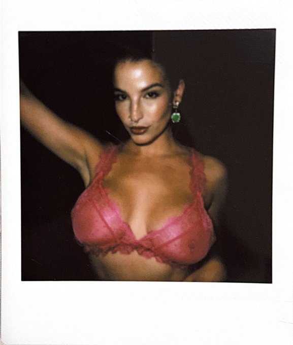 🪄 https://t.co/LUicb8oKAt 💗 Lets chat 💬 babyFaceeeeeeee. -> https://t.co/LUicb8oKAt -> https://t.co/LUicb8oKAt