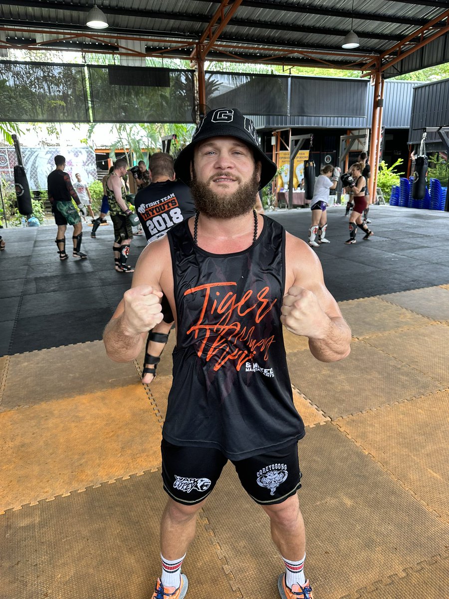 🔥 @RafaelFiziev is back home at Tiger Muay Thai! Following the unfortunate knee injury that ended his most recent fight vs Mateusz Gamrot at UFC Vegas 79 in September, Rafael had a successful surgery and is now on the road back to full health 💪 #tigermuaythai #phuket #thailand