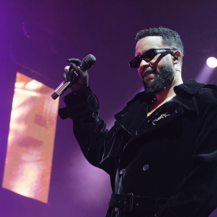 RFI's tweet photo. 🎶🇨🇩 Retour en images du méga-show de @fallyipupa01 à l’U Arena à #Paris.
📲 Retrouvez l'ensemble des photos sur https://t.co/RmOz0FTT88
#Fally #FallyArena
