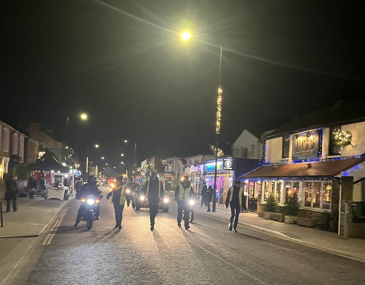 1/2 A final and biggest THANK YOU to Mariana, who came up with lots of fantastic new ideas for this year along with getting the parade in order and making sure it flowed along the high street, to Michelle who helped Mariana on the evening,